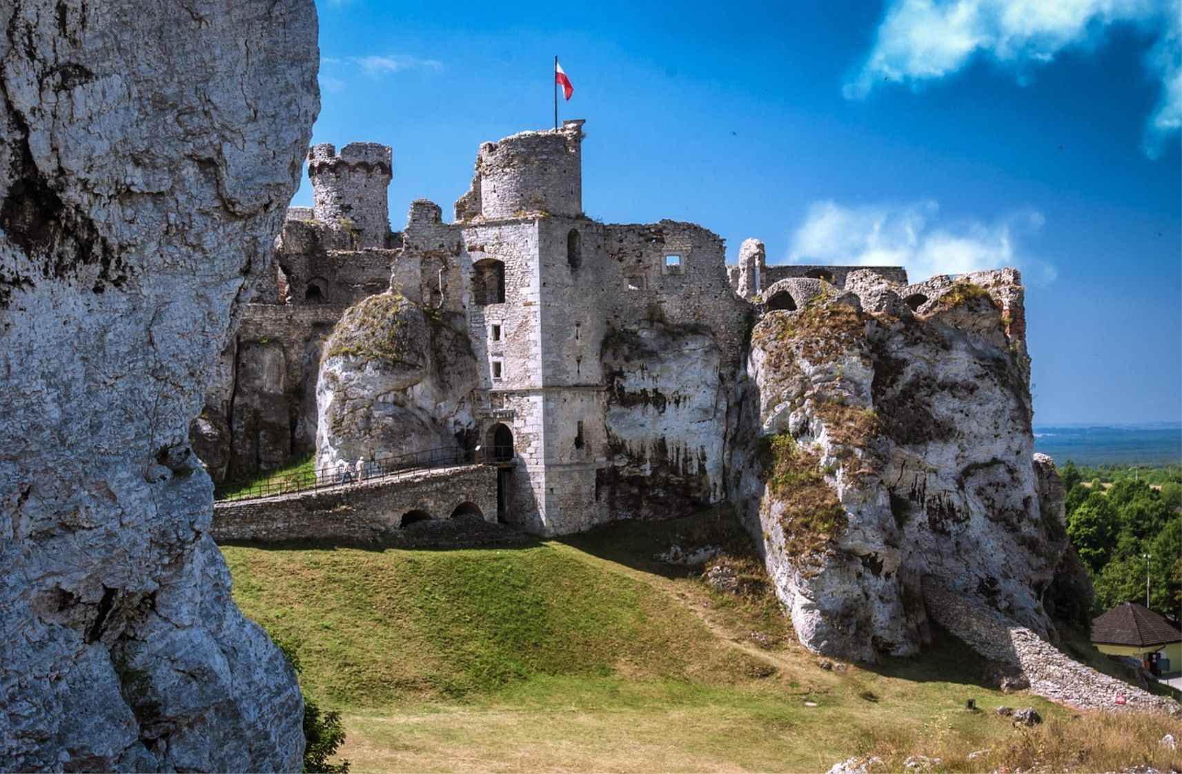 The Trail of the Eagles' Nests ogrodzieniec
