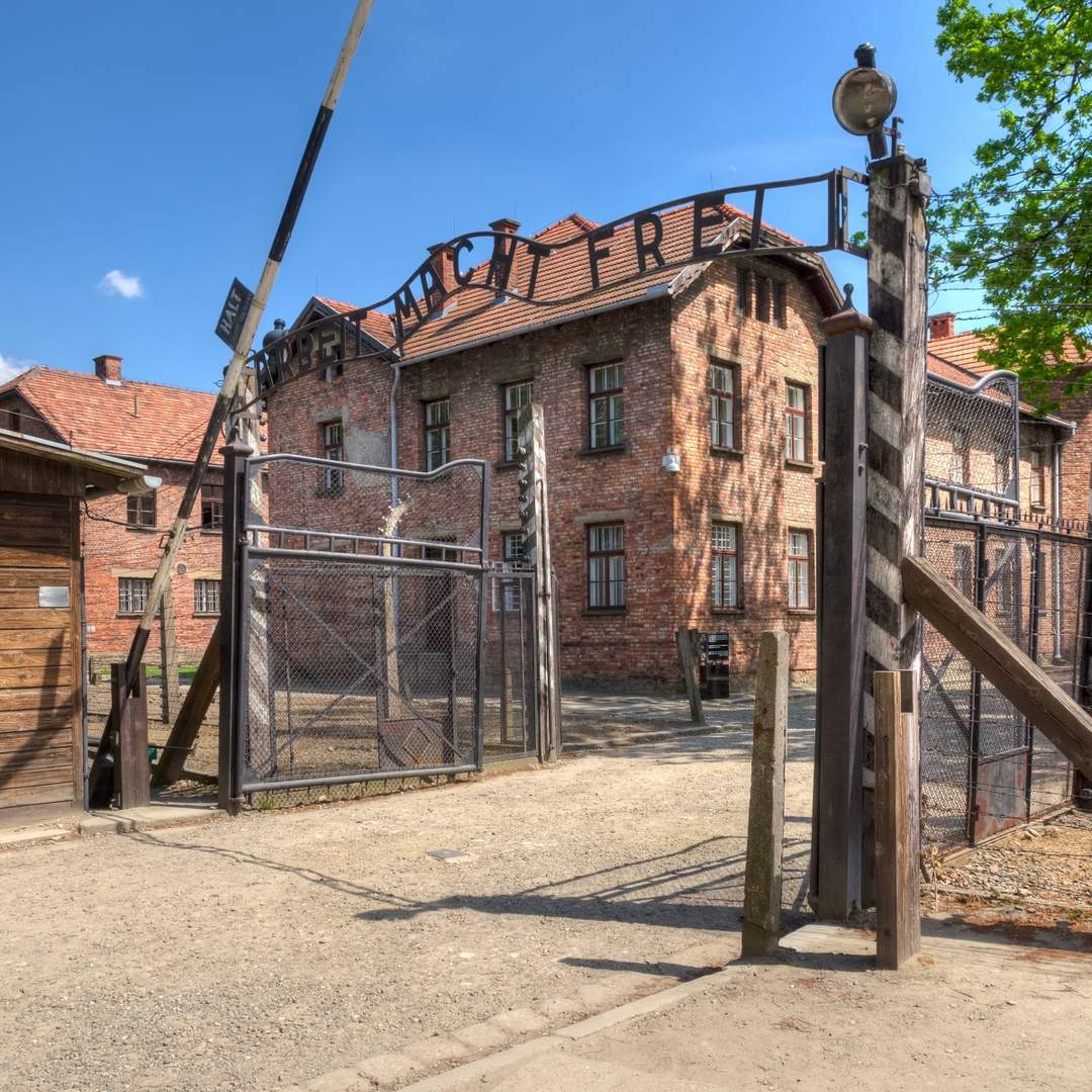 De poort van Auschwitz-Birkenau